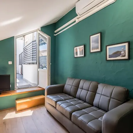 Main Square Duplex With Rooftop Terrace Apartmán