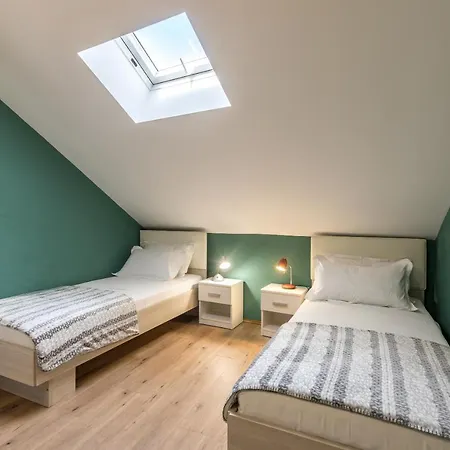 Main Square Duplex With Rooftop Terrace *