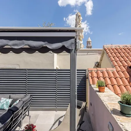 Main Square Duplex With Rooftop Terrace アパート スプリト