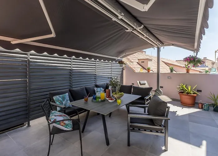 Main Square Duplex With Rooftop Terrace Сплит