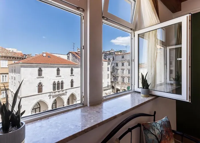 Main Square Duplex With Rooftop Terrace Apartment *