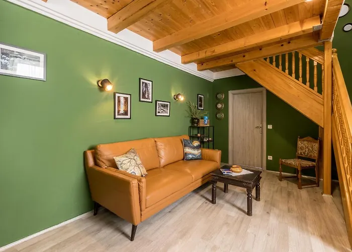 Main Square Duplex With Rooftop Terrace Split