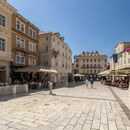 Main Square Duplex With Rooftop Terrace *