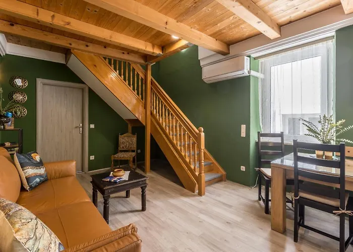 Main Square Duplex With Rooftop Terrace 스플리트