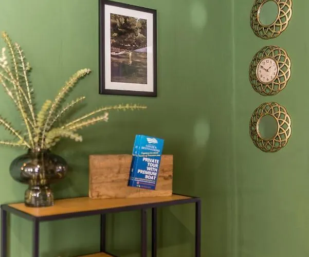 Main Square Duplex With Rooftop Terrace